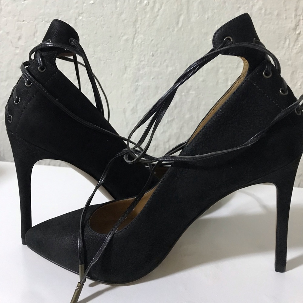 Nine West Lace Up Ankle Black  Cute Heels - Picture 3 of 6